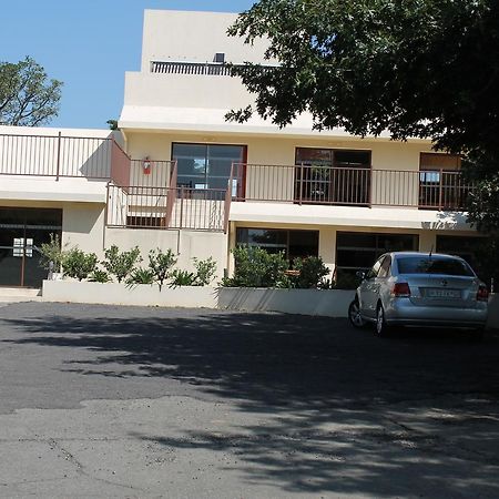 Pyramids Motel Van Reenen Eksteriør billede