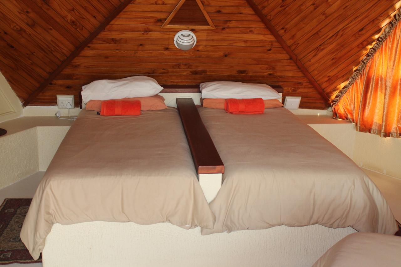 Pyramids Motel Van Reenen Eksteriør billede