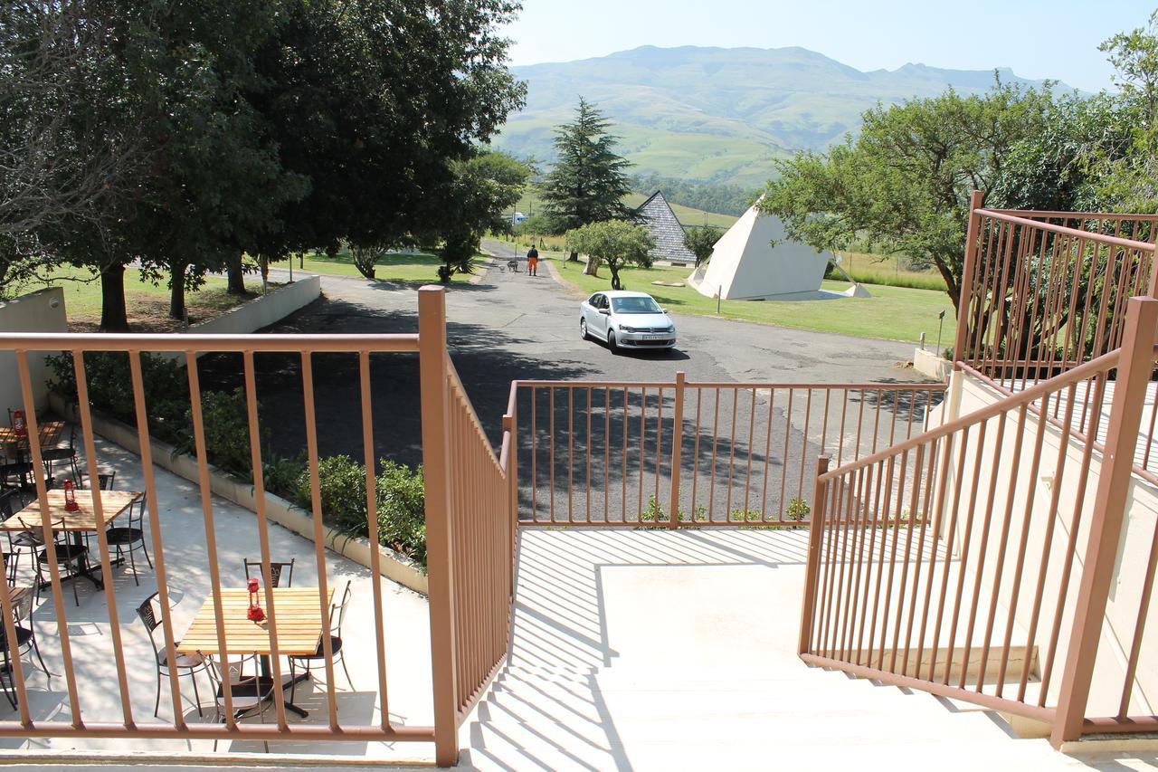 Pyramids Motel Van Reenen Eksteriør billede