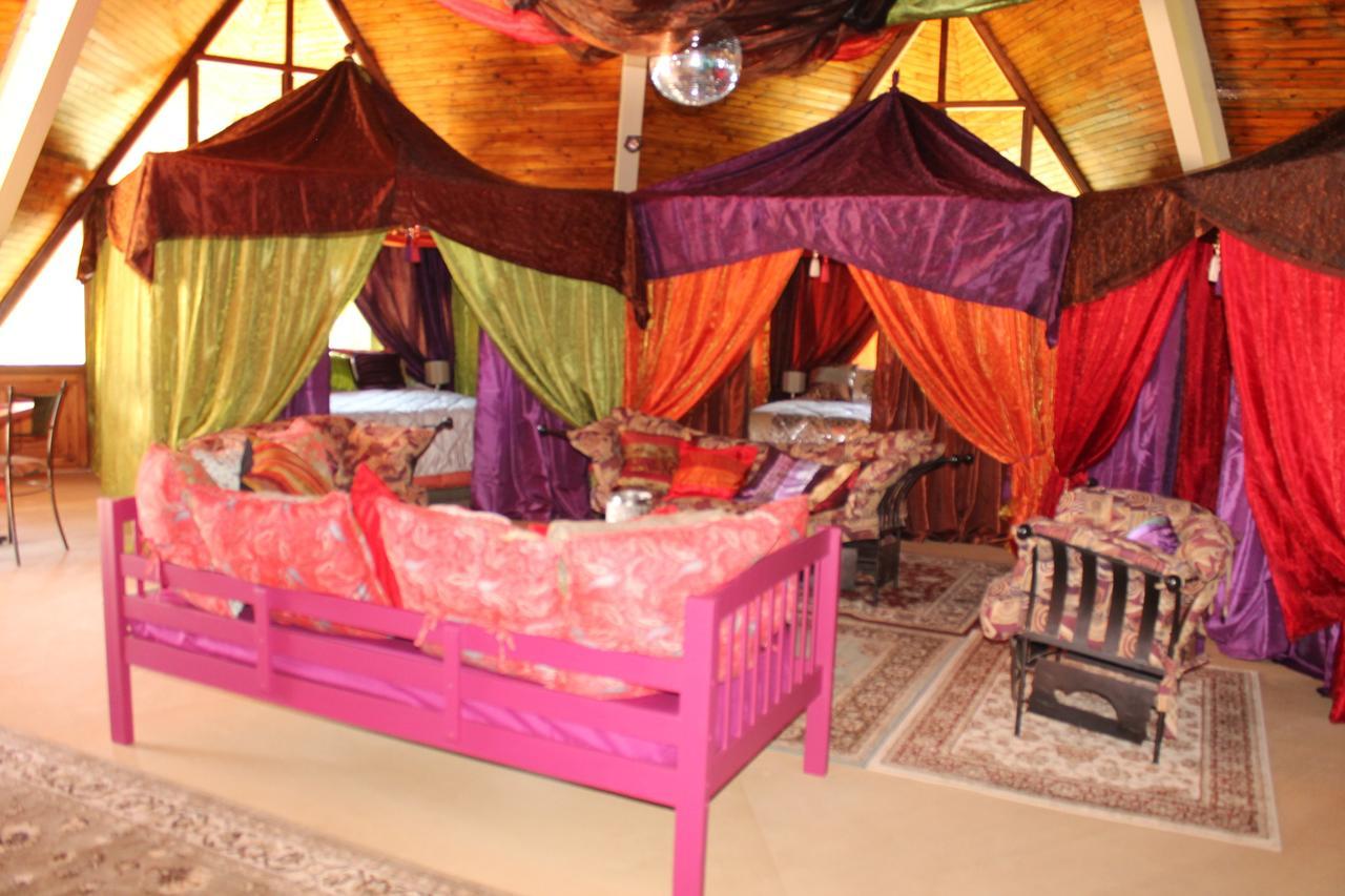 Pyramids Motel Van Reenen Eksteriør billede
