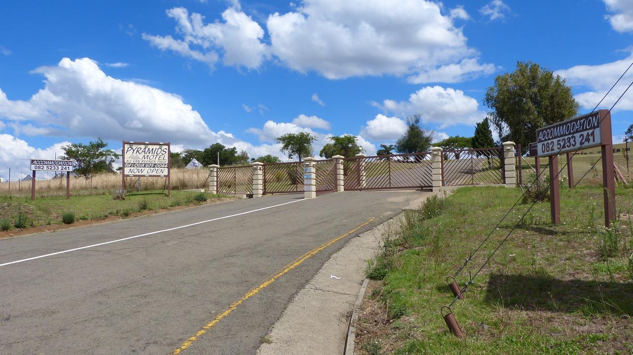 Pyramids Motel Van Reenen Eksteriør billede