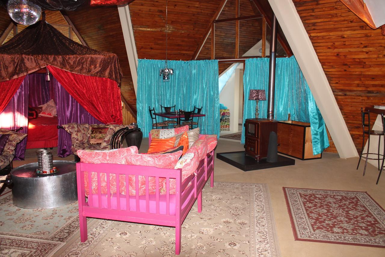 Pyramids Motel Van Reenen Eksteriør billede