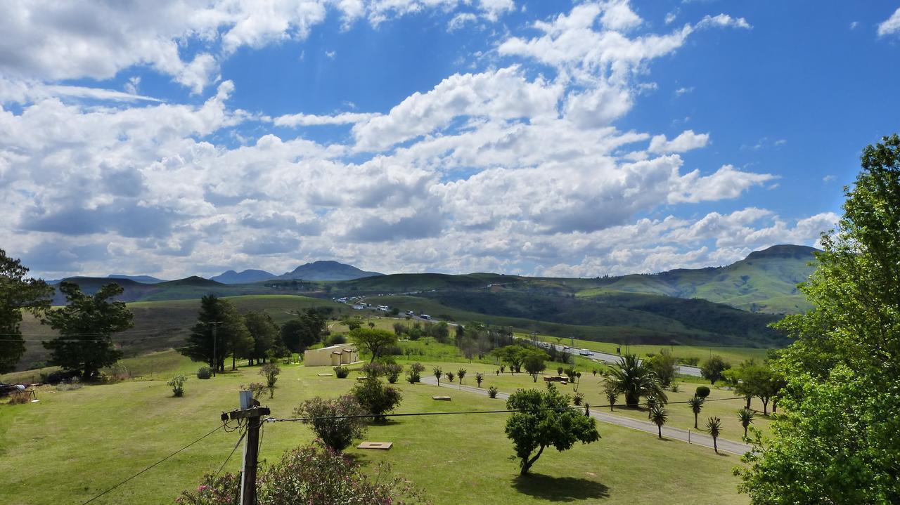 Pyramids Motel Van Reenen Eksteriør billede
